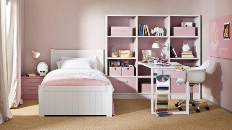 dormitorio infantil de niña con cama individual y muebles de madera de haya