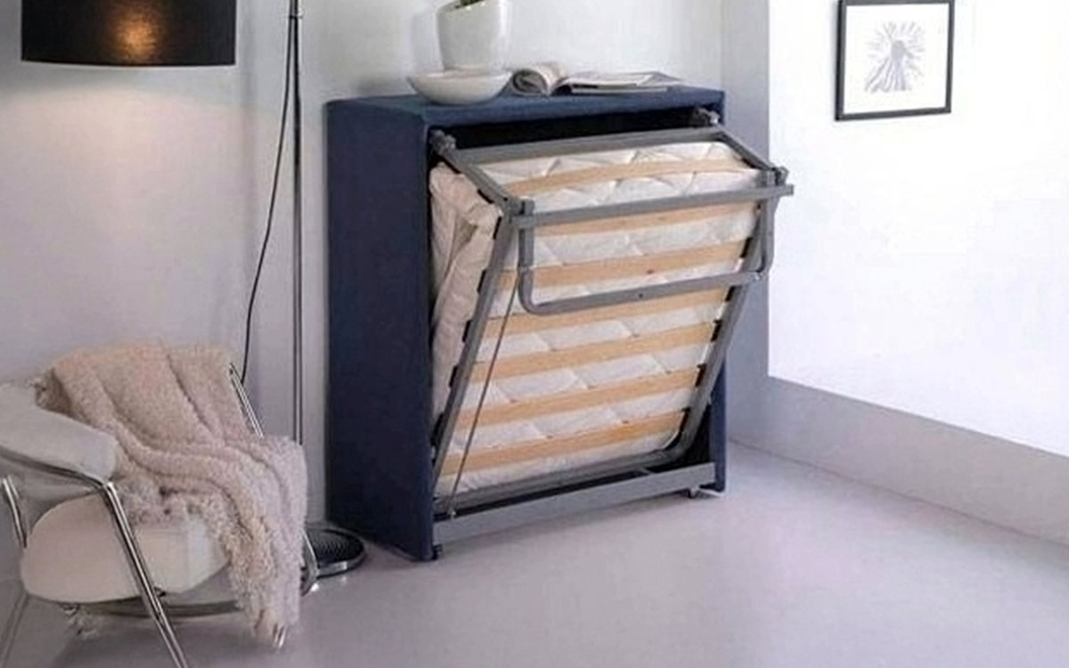 Mueble cama plegable con ruedas tapizado y desenfundable.