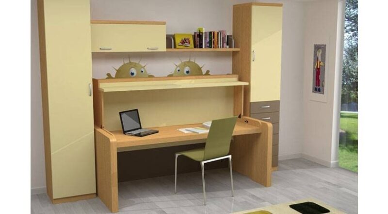 Sofá, cama, y mesa. Todo en un mismo espacio