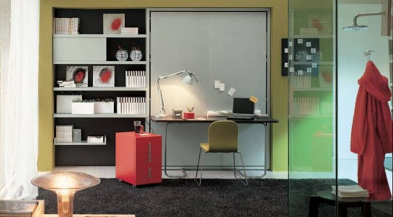 mueble cama con mesa, escritorio, Cama de matrimonio abatible, combina, blanco con madera oscura.
