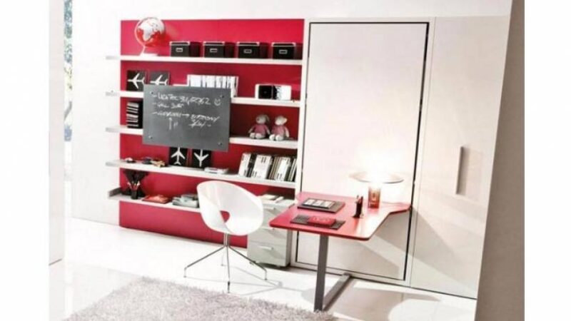 Elegante mueble cama con mesa. Mesa de trabajo que queda ocultada en abrir la cama.