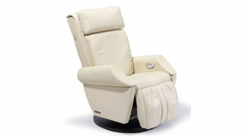 sillón de masaje Keyton Class SensorSpa elegante con brazos personalizables