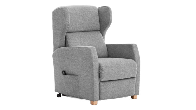 sillón relax reclinable básico con opciones asistenciales y sistema elevapersonas