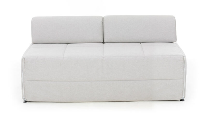 sofá cama litera sencillo con funda protectora.
