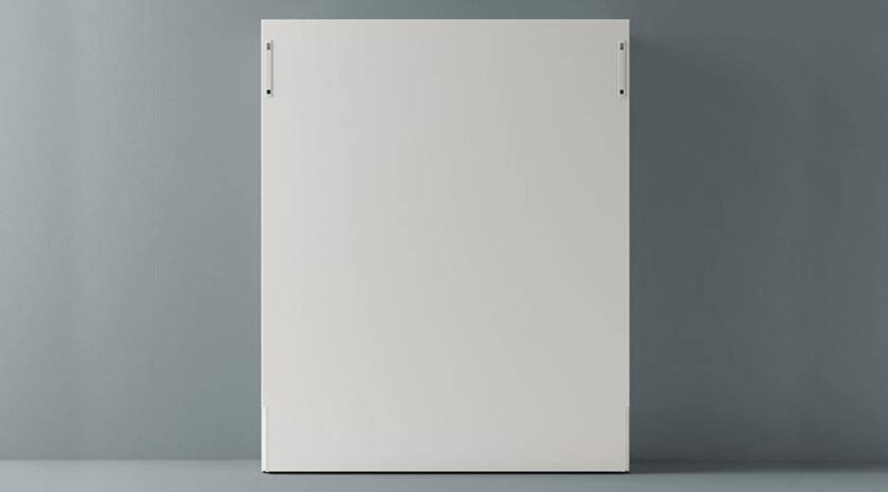 Mueble blanco con cama de matrimonio abatible vertical. Minimalista.