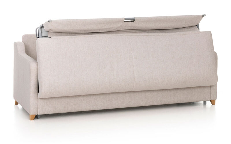 Sofá cama horizontal de 140x190 cm, apertura paralela a la pared, colchón HR de alta densidad, ideal para habitaciones estrechas, fácil apertura sin quitar almohadones, diseño compacto y resistente. Diseo medio abierto.