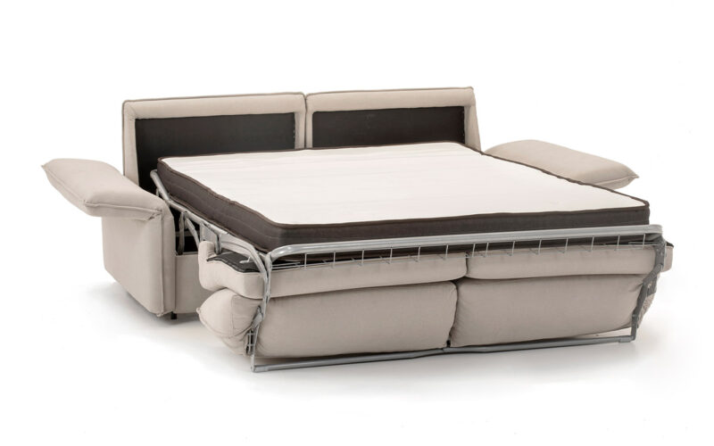 Sofá cama con brazos abatibles, colchón de látex, viscoelástico o muelles, apertura fácil sin mover cojines y opción de chaise longue con somier premium. Diseño abierto.