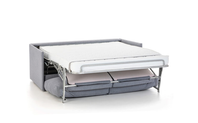 Sofá cama pequeño de 140x190 con colchón HR de alta densidad, fácil apertura sin mover cojines, opciones de colchón viscoelástico o látex, ideal para espacios reducidos. Diseño abierto.