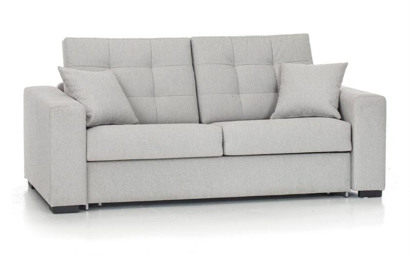 Sofá cama de matrimonio con respaldo capitoné, brazo recto, colchón de muelles o látex, apertura italiana fácil sin necesidad de quitar los cojines para convertirlo en cama. Diseño con perspectiva.