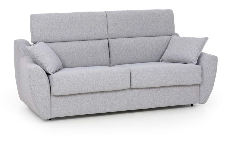 Sofá cama moderno de 140x190 con colchón viscoelástico de alta densidad, apertura italiana fácil sin mover cojines, y respaldo abatible para mayor comodidad. Diseño con respaldo abierto.