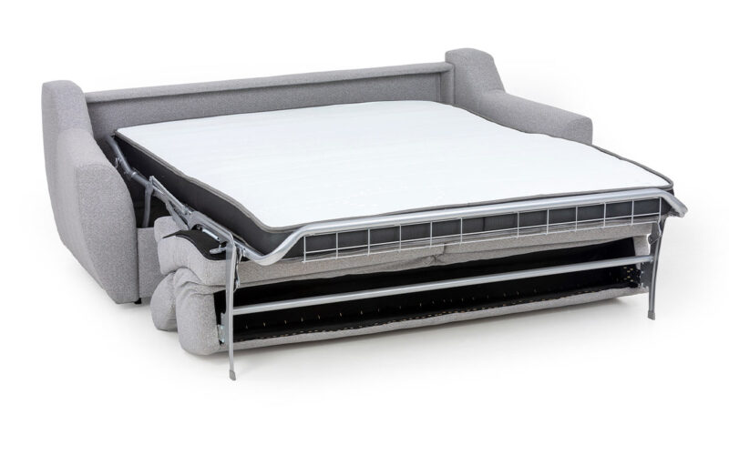 Sofá cama moderno de 140x190 con colchón viscoelástico de alta densidad, apertura italiana fácil sin mover cojines, y respaldo abatible para mayor comodidad. Diseño abierto.