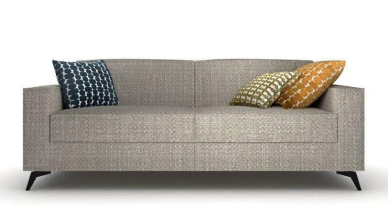 Sofá cama moderno con colchón HR, patas de níquel negro y sistema de apertura italiana, desenfundable y fácil de transformar. Diseño frontal.