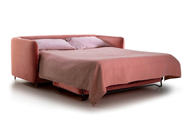 Sofá cama clásico atemporal de 140x190 cm, colchón viscoelástico de alta densidad, apertura italiana sin quitar almohadones. Diseño abierto.