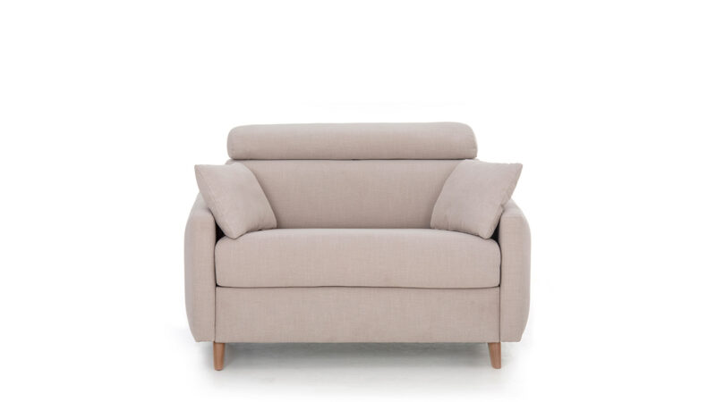 Sillón cama nórdico con respaldo abatible, colchón HR de 80x190 y somier reforzado. Estilo moderno que ahorra espacio y mejora la comodidad. Diseño frontal.