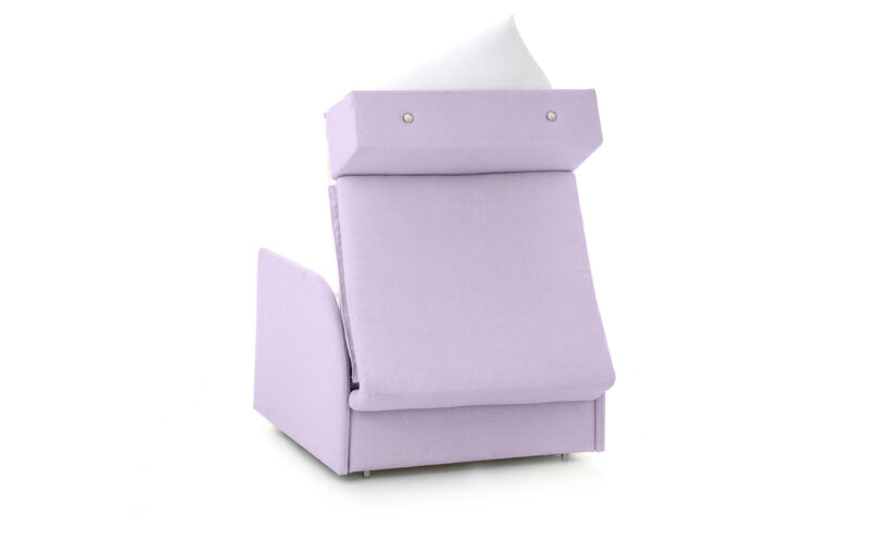 Sillón cama 80x190 con apertura italiana, colchón firme y brazo curvo, ideal para uso diario en espacios reducidos. Diseño medio abierto.