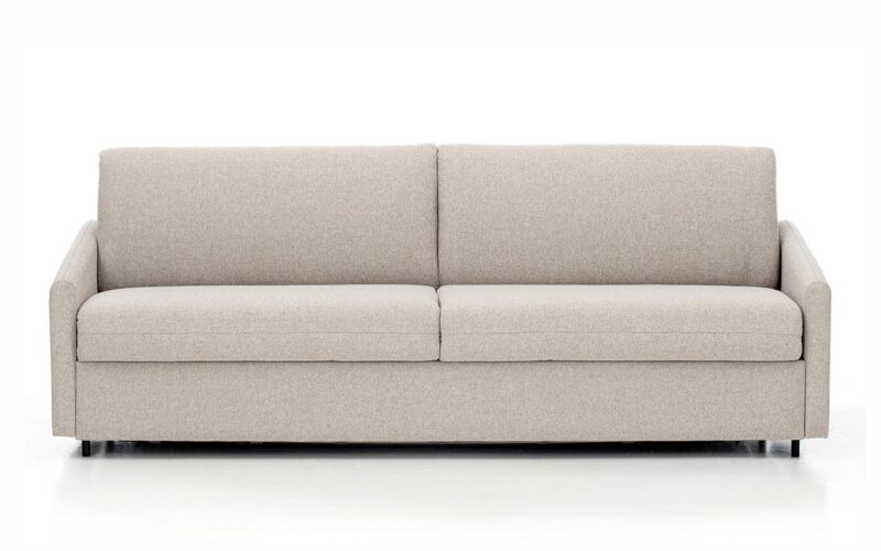 Sofá cama de apertura horizontal con cama de matrimonio, ideal para habitaciones estrechas, resistente, cómodo y fácil de usar sin mover los almohadones. Diseño frontal.