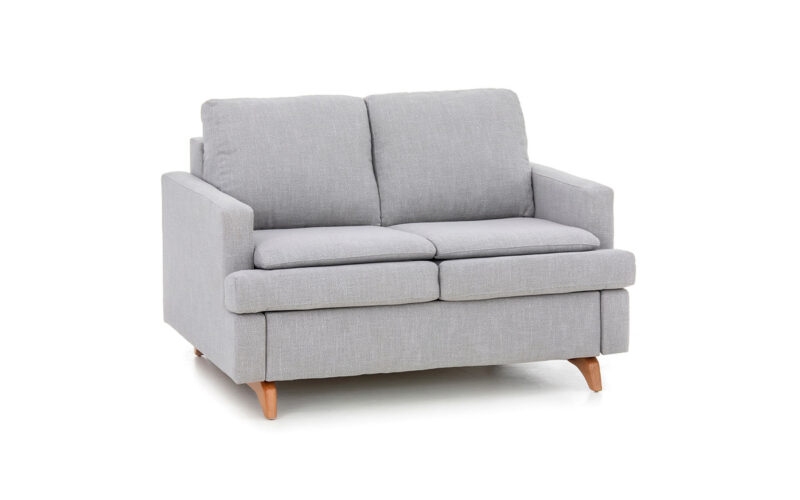 Sofá cama pequeño 90x190 de diseño urbano, apertura italiana y colchón HR de alta densidad con patas de madera estilo nórdico. Diseño con perspectiva.