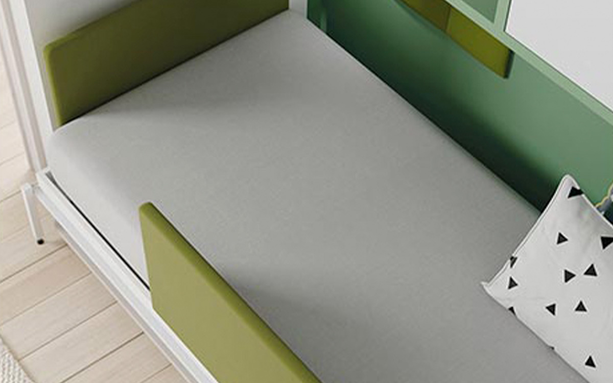 Mueble cama abatible con mesa delante y armarios arriba - Imagen 4