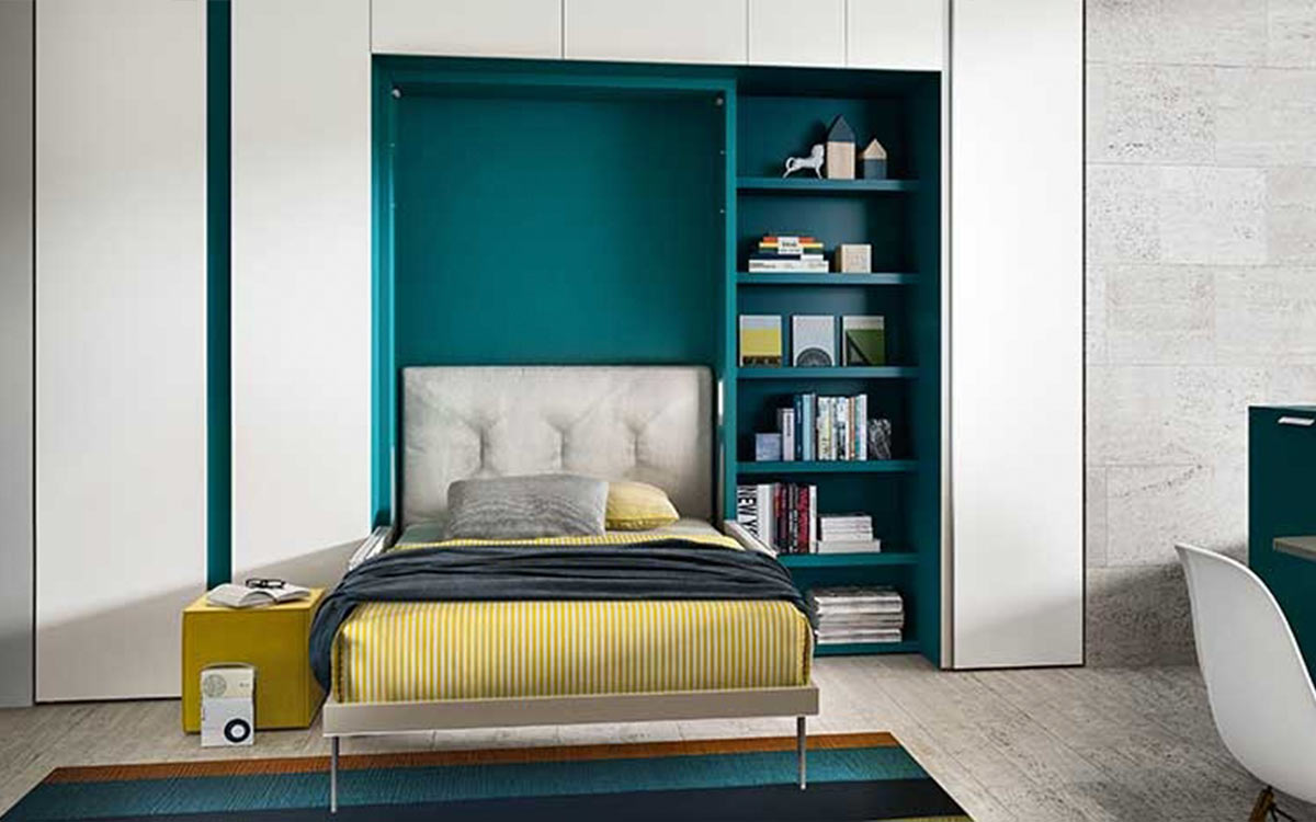 Mueble cama plegable con sofá, diseño elegante y compacto, con somier de madera y apertura segura para optimizar espacios.