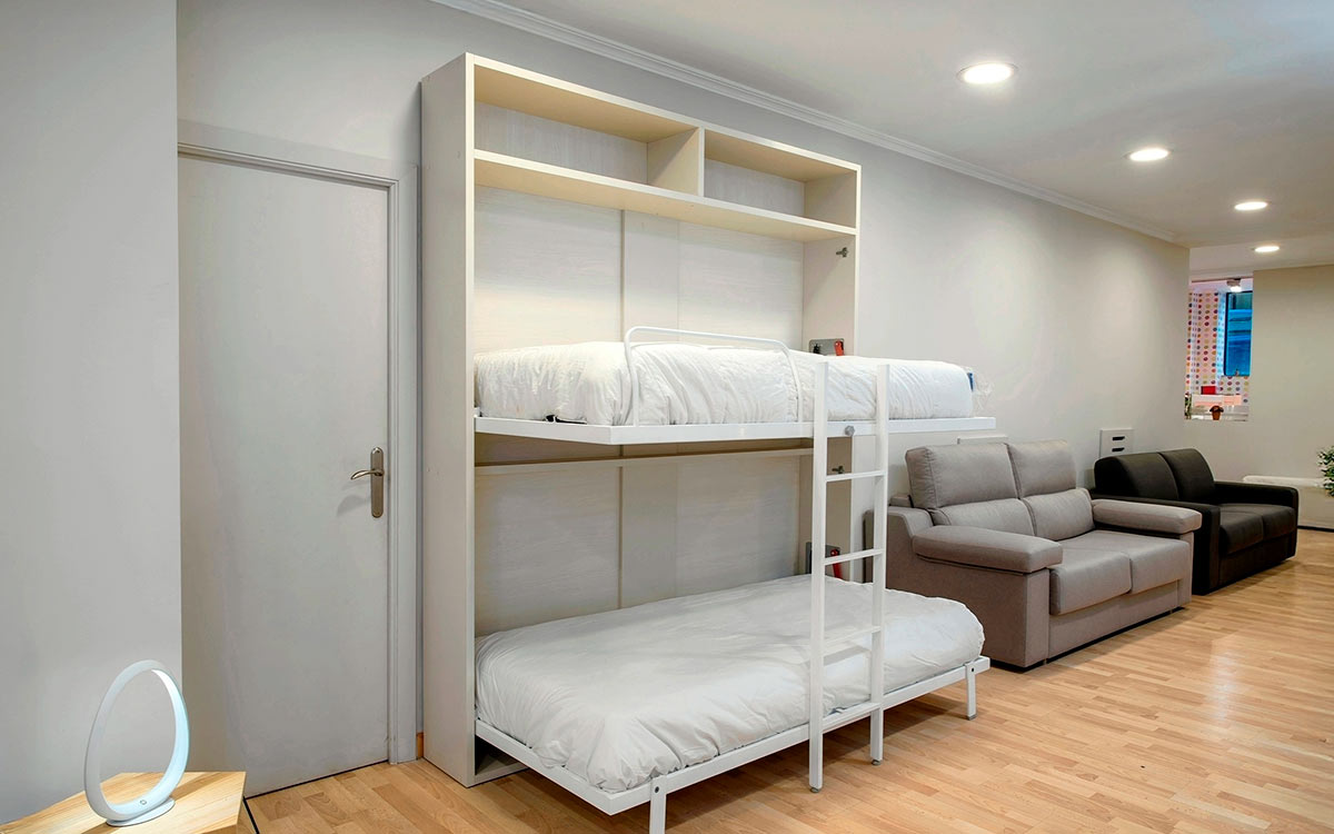 Litera abatible compacta de melamina personalizable.