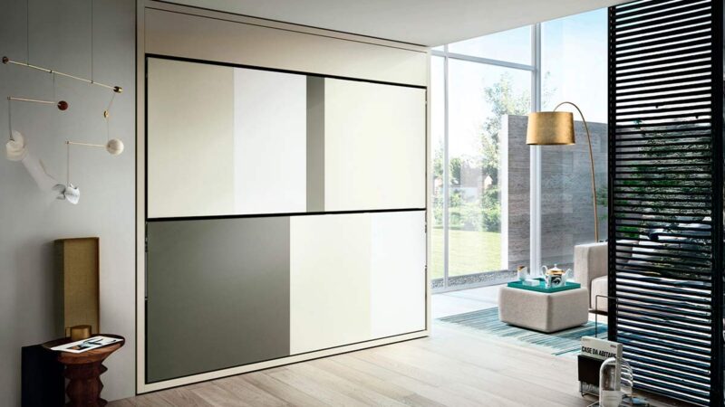 Litera abatible horizontal doble con sistema de apertura fácil y diseño moderno.