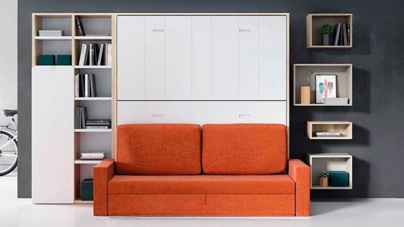 Litera abatible con sofá frontal y arcón de almacenaje integrado.