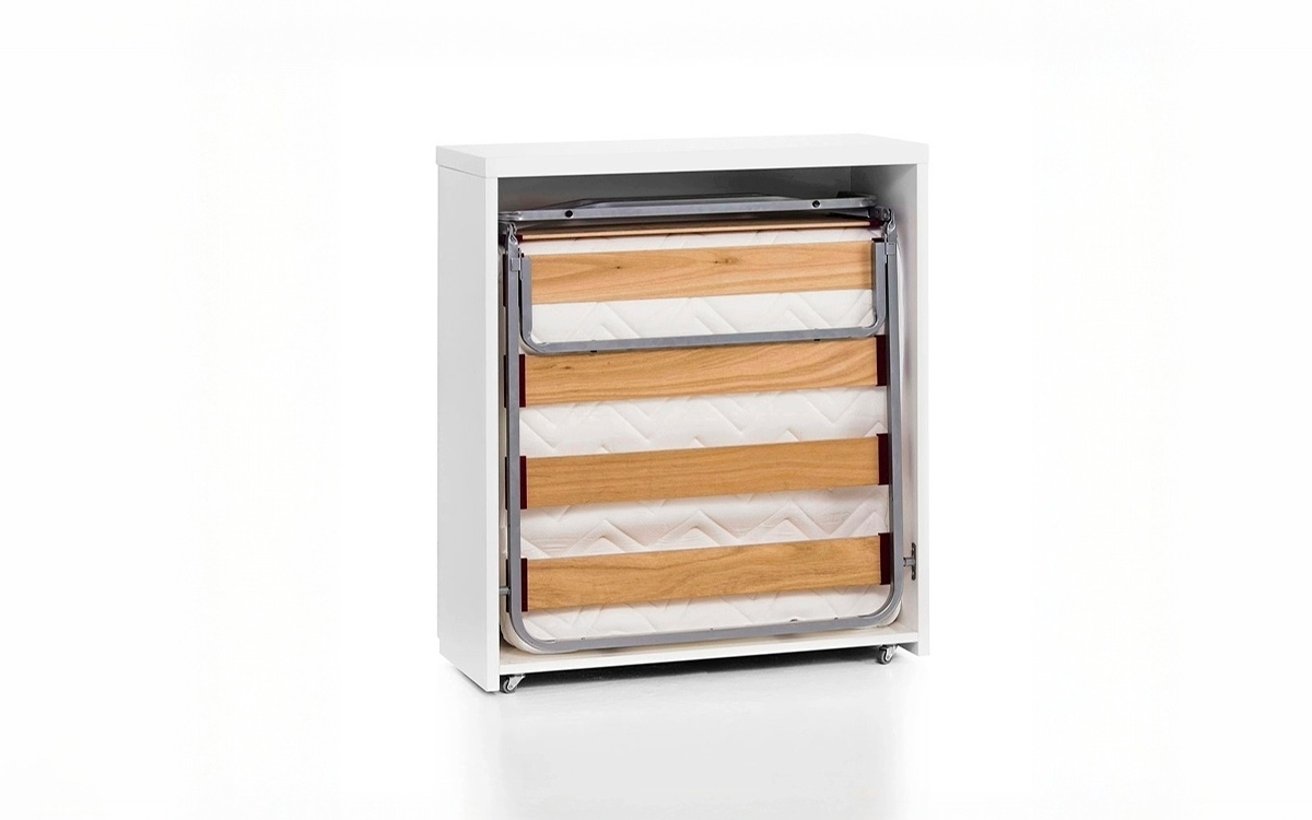 Mueble lacado móvil tipo cómoda con cama plegable integrada.