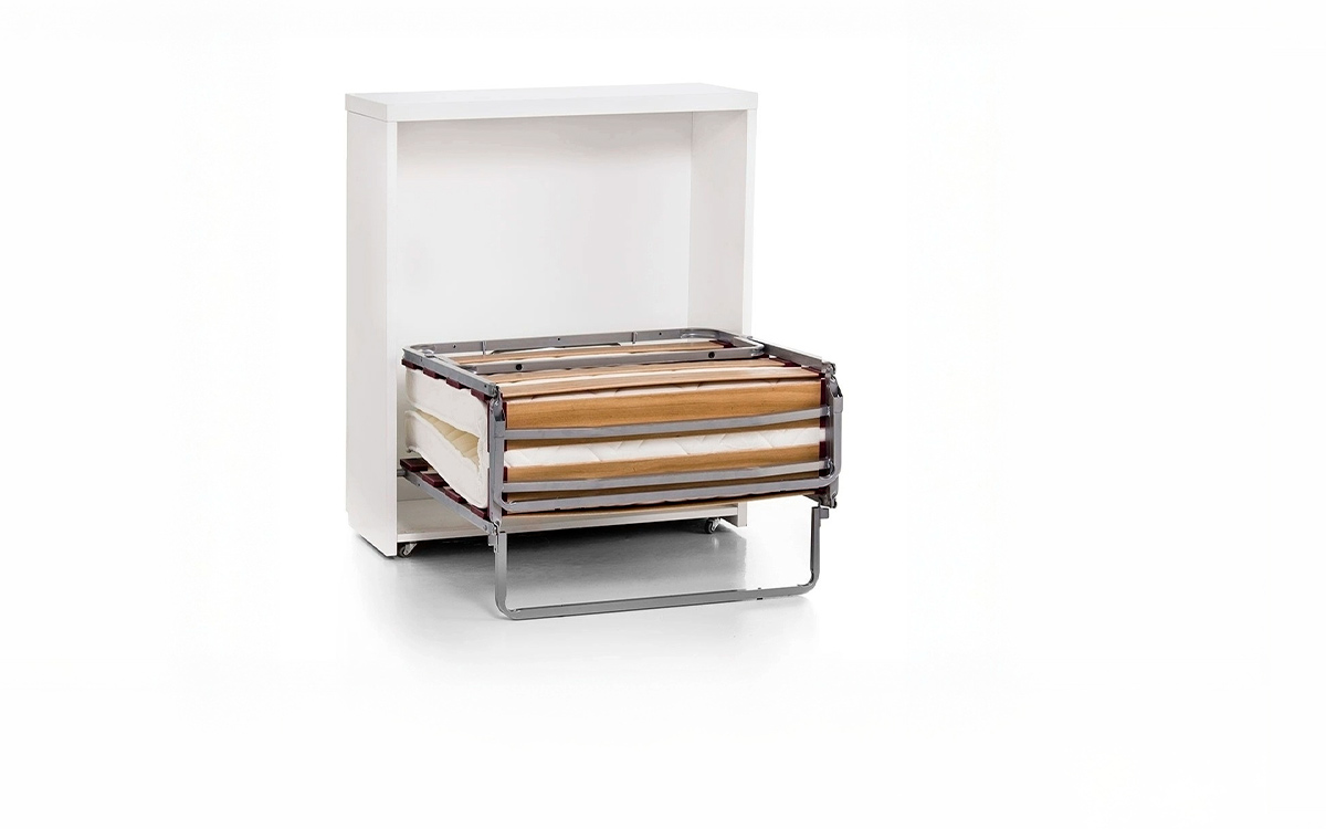 Mueble lacado móvil tipo cómoda con cama plegable integrada.