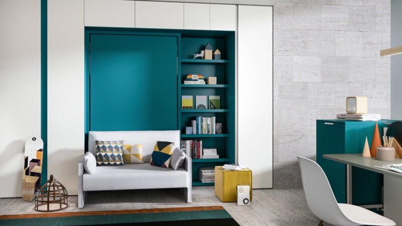 Sofa desenfundaba y cama abatible con apertura amortiguada.