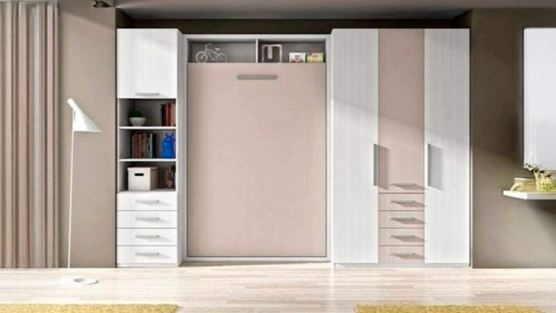 Cama abatible de matrimonio con fondo reducido.