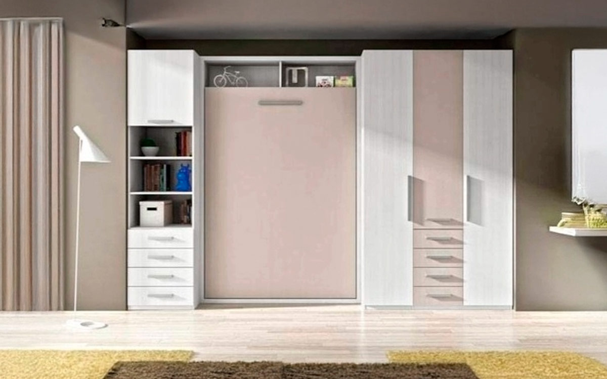 Cama abatible de matrimonio con fondo reducido.