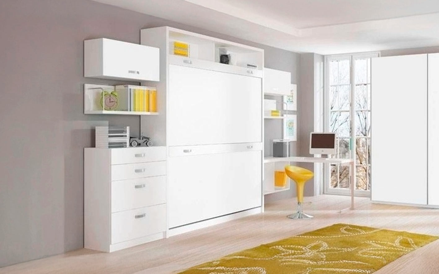 Litera abatible horizontal discreta con escaleras integradas.